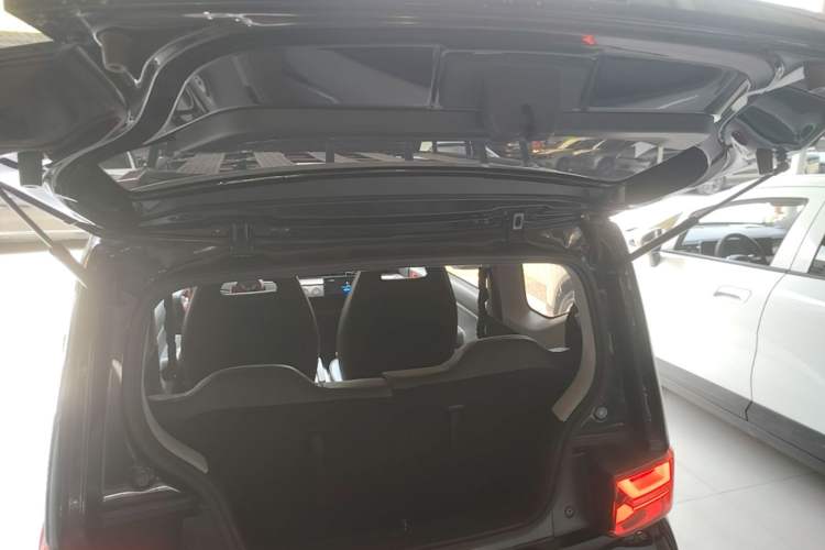 Used Wuling Hongguang MINIEV 2022 GAMEBOY 300km Enthusiast Model with Lithium Iron Phosphate Trunk