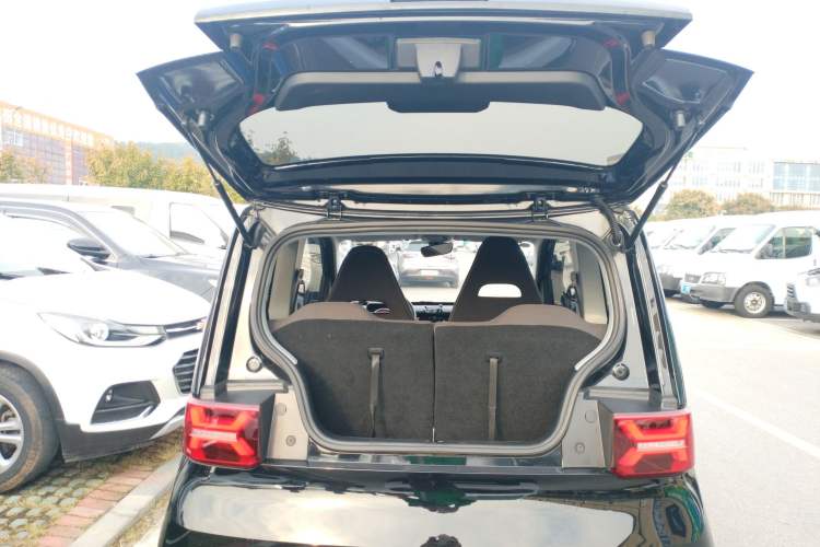 Used Wuling Hongguang MINIEV 2022 GAMEBOY 200km Play Edition with Lithium Iron Phosphate Trunk