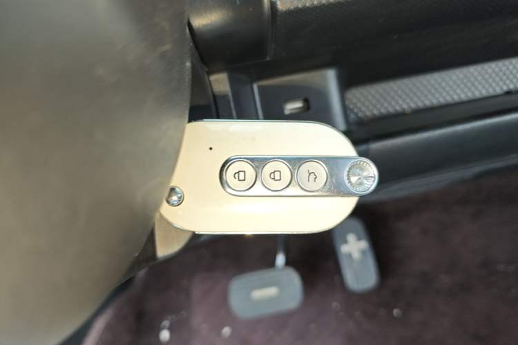 Used Wuling Hongguang MINIEV 2022 GAMEBOY 300km Enthusiast Model with Lithium Iron Phosphate Vehicle Key