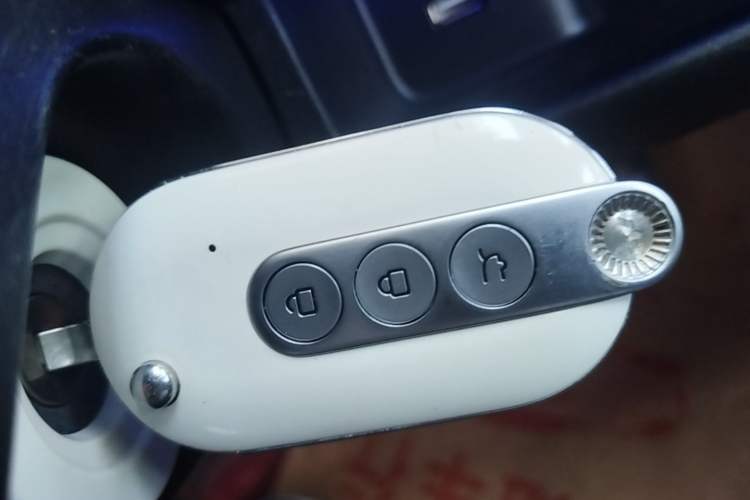 Used Wuling Hongguang MINIEV 2022 GAMEBOY 300km Enthusiast Model with Lithium Iron Phosphate Vehicle Key
