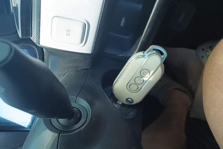 Used Wuling Hongguang MINIEV 2022 GAMEBOY 200km Gaming Edition with Lithium Iron Phosphate Vehicle Key