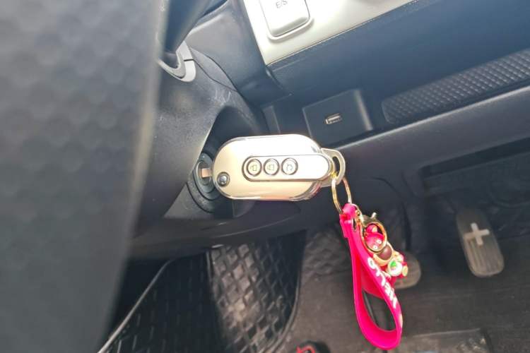 Used Wuling Hongguang MINIEV 2022 GAMEBOY 200km Gaming Edition with Lithium Iron Phosphate Vehicle Key