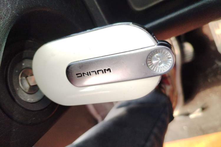 Used Wuling Hongguang MINIEV 2022 GAMEBOY 200km Gaming Edition with Lithium Iron Phosphate Vehicle Key