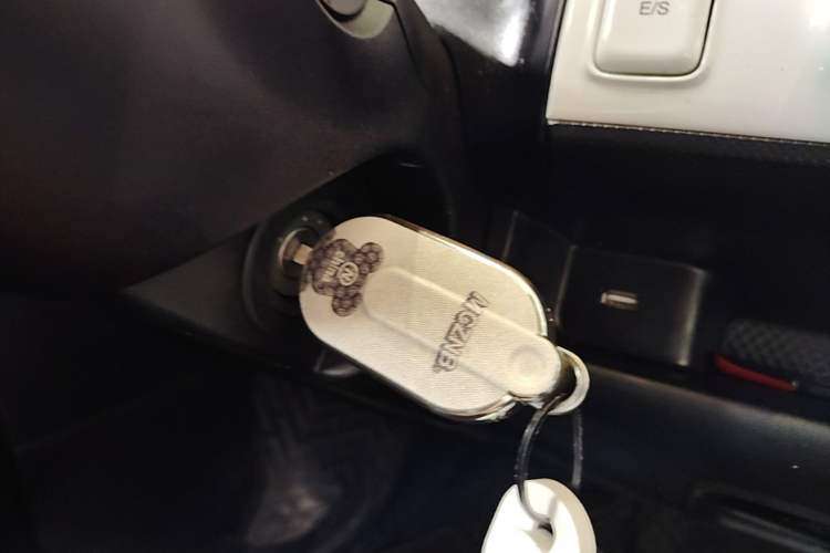 Used Wuling Hongguang MINIEV 2022 GAMEBOY 200km Gaming Edition with Lithium Iron Phosphate Vehicle Key