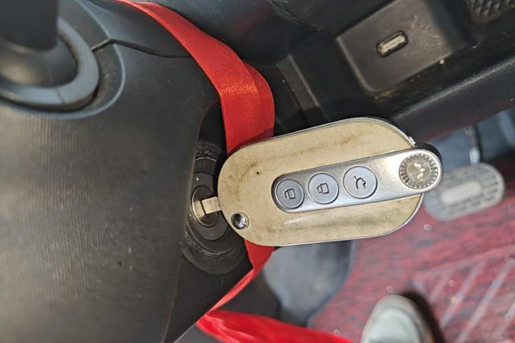 Used Wuling Hongguang MINIEV 2022 GAMEBOY 300km Enthusiast Model with Lithium Iron Phosphate Vehicle Key