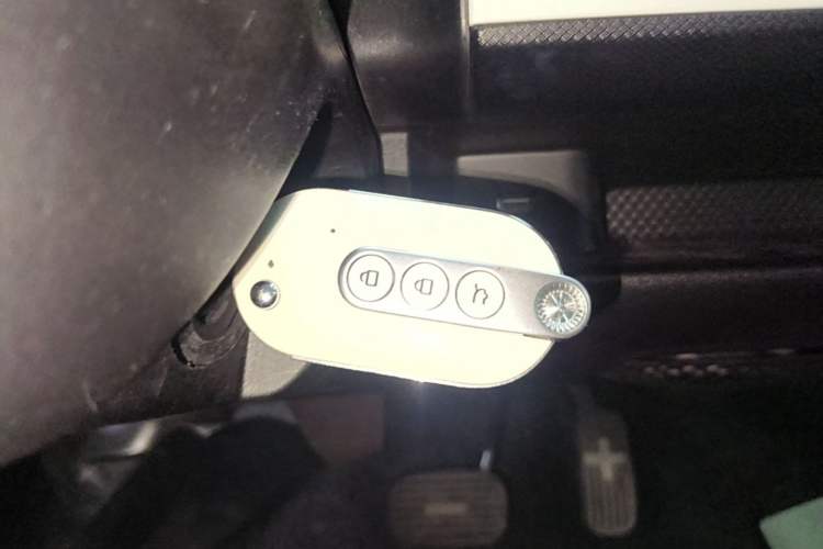 Used Wuling Hongguang MINIEV 2022 GAMEBOY 300km Enthusiast Model with Lithium Iron Phosphate Vehicle Key