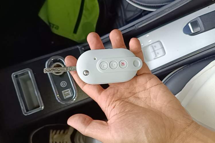 Used Wuling Hongguang MINIEV 2022 GAMEBOY 200km Play Edition with Lithium Iron Phosphate Vehicle Key