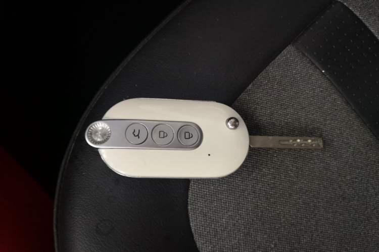 Used Wuling Hongguang MINIEV 2022 GAMEBOY 300km Enthusiast Model with Lithium Iron Phosphate Vehicle Key