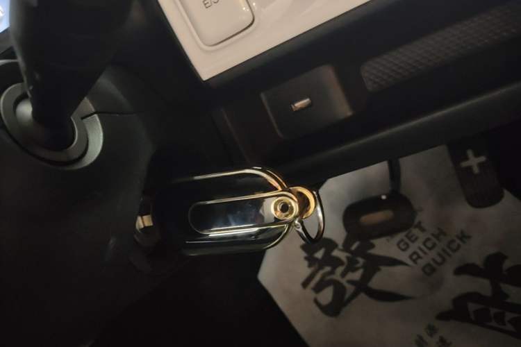 Used Wuling Hongguang MINIEV 2022 GAMEBOY 200km Gaming Edition with Lithium Iron Phosphate Vehicle Key
