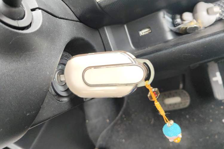 Used Wuling Hongguang MINIEV 2022 GAMEBOY 200km Gaming Edition with Lithium Iron Phosphate Vehicle Key