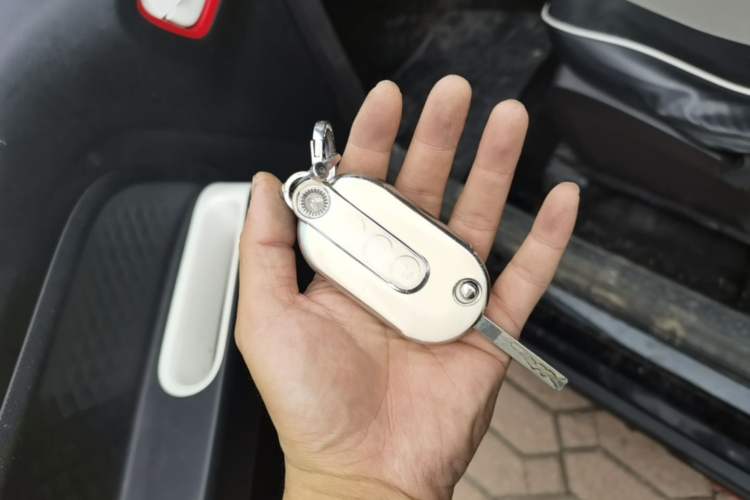Used Wuling Hongguang MINIEV 2022 GAMEBOY 300km Enthusiast Model with Lithium Iron Phosphate Vehicle Key