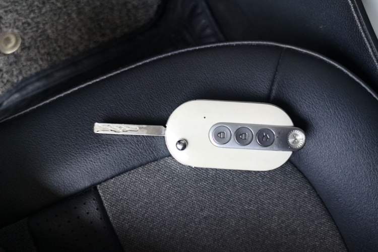 Used Wuling Hongguang MINIEV 2022 GAMEBOY 300km Enthusiast Model with Lithium Iron Phosphate Vehicle Key