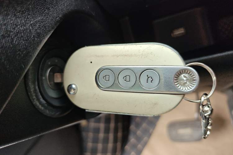 Used Wuling Hongguang MINIEV 2022 GAMEBOY 300km Enthusiast Model with Lithium Iron Phosphate Vehicle Key
