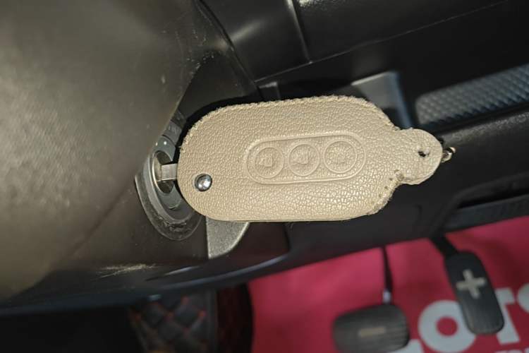 Used Wuling Hongguang MINIEV 2022 GAMEBOY 300km Enthusiast Model with Lithium Iron Phosphate Vehicle Key