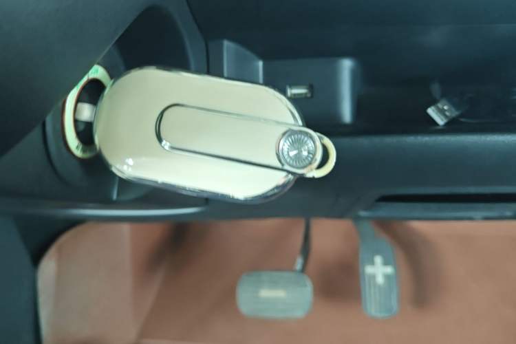 Used Wuling Hongguang MINIEV 2022 GAMEBOY 200km Gaming Edition with Lithium Iron Phosphate Vehicle Key