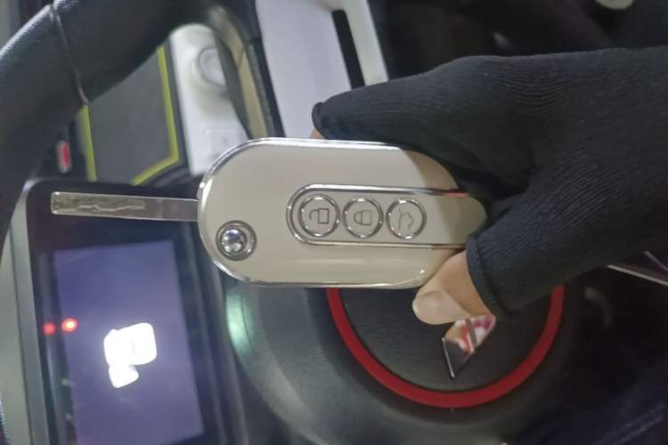 Used Wuling Hongguang MINIEV 2022 GAMEBOY 200km Gaming Edition with Lithium Iron Phosphate Vehicle Key
