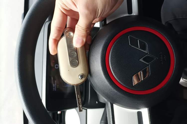Used Wuling Hongguang MINIEV 2022 GAMEBOY 200km Gaming Edition with Lithium Iron Phosphate Vehicle Key