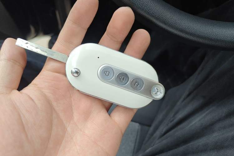 Used Wuling Hongguang MINIEV 2022 GAMEBOY 200km Gaming Edition with Lithium Iron Phosphate Vehicle Key