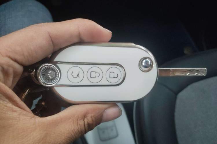 Used Wuling Hongguang MINIEV 2022 GAMEBOY 200km Gaming Edition with Lithium Iron Phosphate Vehicle Key