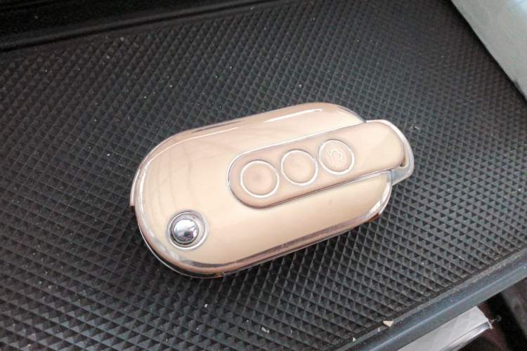 Used Wuling Hongguang MINIEV 2022 GAMEBOY 200km Gaming Edition with Lithium Iron Phosphate Vehicle Key