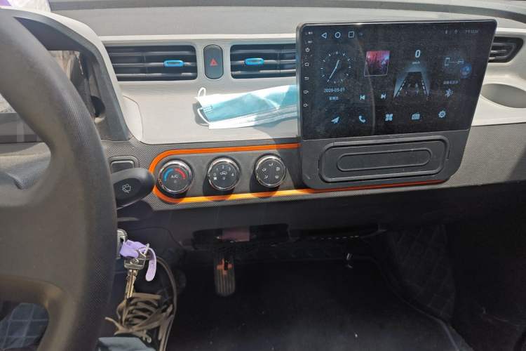Used Wuling Hongguang MINIEV 2022 Easy Version Lithium Iron Phosphate Audio And AC Panel
