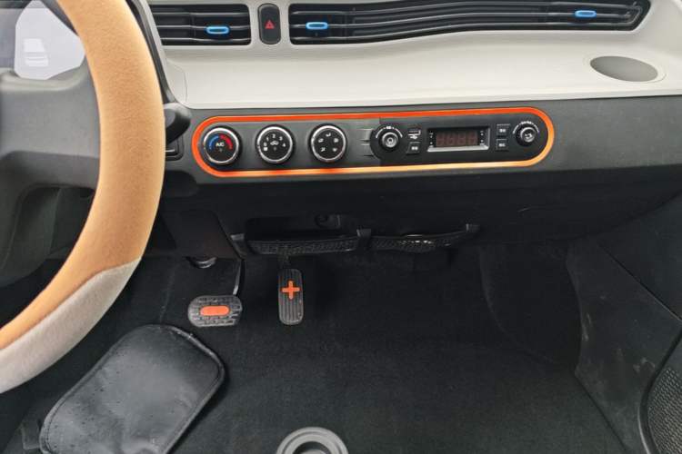 Used Wuling Hongguang MINIEV 2022 Zizai Version Lithium-NMC Audio And AC Panel