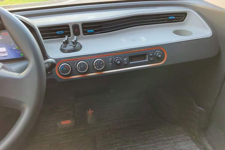 Used Wuling Hongguang MINIEV 2022 Enjoy Edition Lithium-Ion Battery Audio And AC Panel