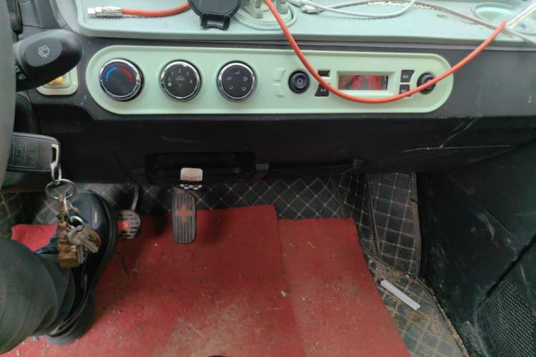 Used Wuling Hongguang MINIEV 2022 Easy Version Lithium Iron Phosphate Audio And AC Panel