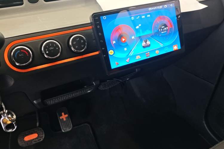 Used Wuling Hongguang MINIEV 2022 Zizai Version Lithium Iron Phosphate Audio And AC Panel