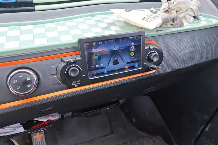Used Wuling Hongguang MINIEV 2022 Easy Version Lithium Iron Phosphate Audio And AC Panel