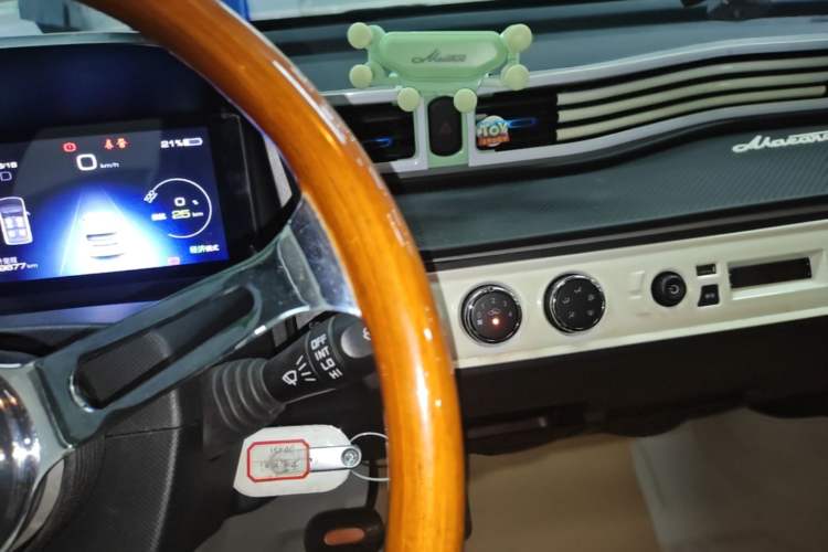 Used Wuling Hongguang MINIEV 2022 Zizai Version Lithium Iron Phosphate Audio And AC Panel