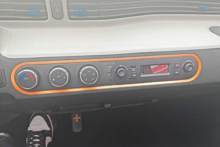 Used Wuling Hongguang MINIEV 2022 Easy Version Lithium-NMC Audio And AC Panel