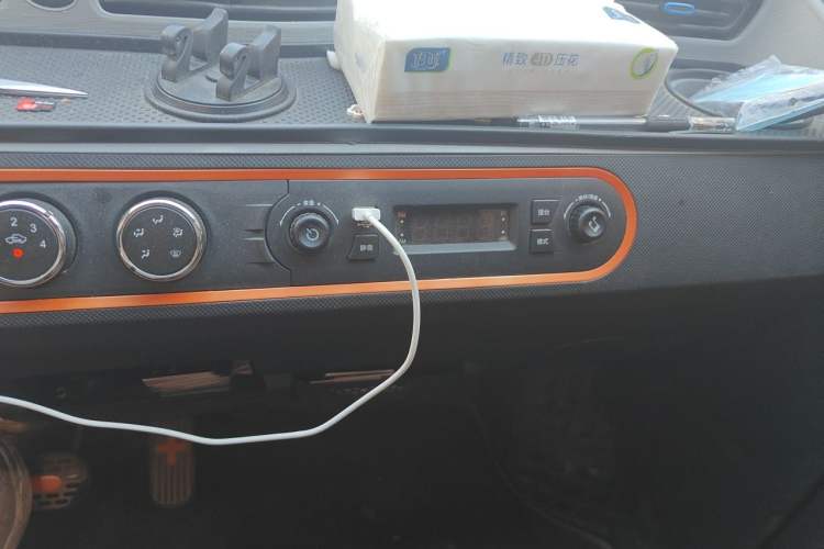 Used Wuling Hongguang MINIEV 2022 Easy Version Lithium Iron Phosphate Audio And AC Panel
