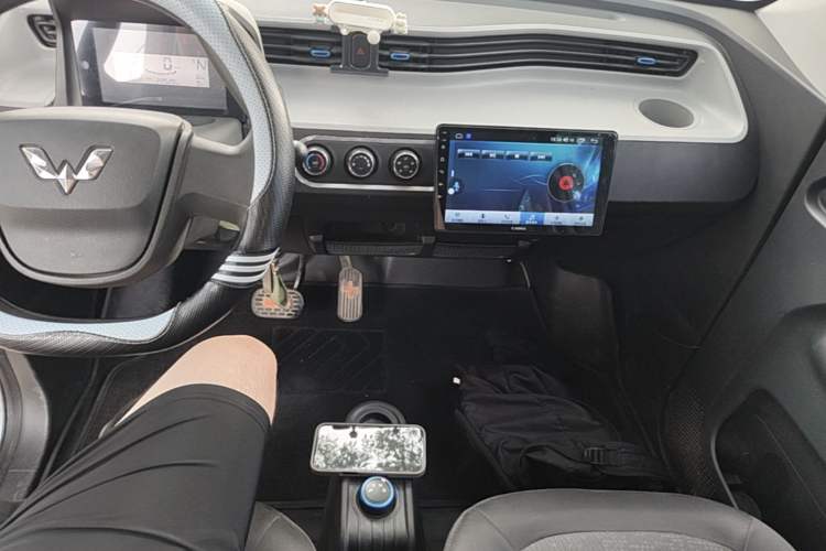 Used Wuling Hongguang MINIEV 2022 Easy Version Lithium Iron Phosphate Audio And AC Panel