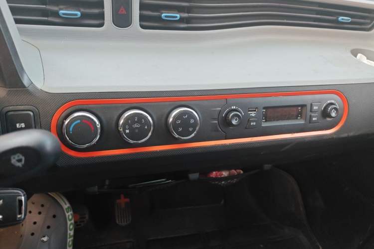 Used Wuling Hongguang MINIEV 2022 Zizai Version Lithium Iron Phosphate Audio And AC Panel