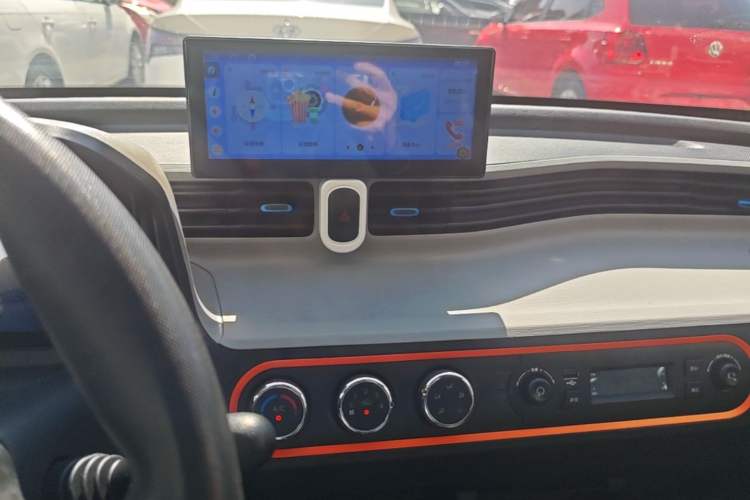 Used Wuling Hongguang MINIEV 2022 Zizai Version Lithium Iron Phosphate Audio And AC Panel