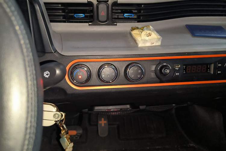 Used Wuling Hongguang MINIEV 2022 Enjoy Edition Lithium Iron Phosphate Audio And AC Panel