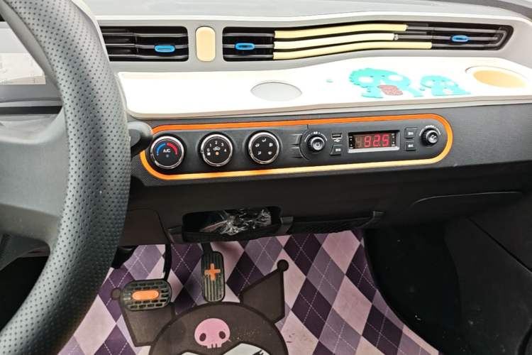 Used Wuling Hongguang MINIEV 2022 Macaron Fashion Edition Lithium-Nickel-Cobalt-Alpha-oxide Audio And AC Panel
