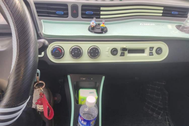 Used Wuling Hongguang MINIEV 2022 Easy Version Lithium Iron Phosphate Audio And AC Panel