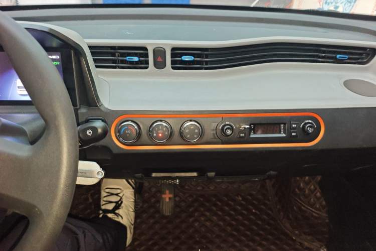 Used Wuling Hongguang MINIEV 2022 Enjoy Edition Lithium Iron Phosphate Audio And AC Panel