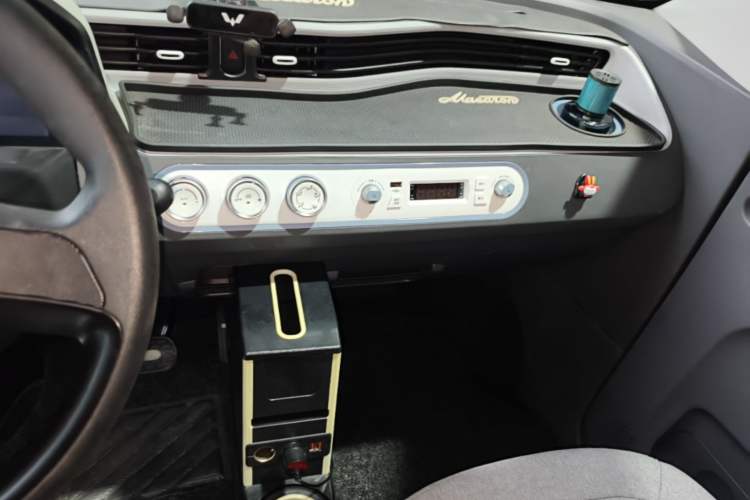 Used Wuling Hongguang MINIEV 2022 Macaron Premium Model – Lithium Iron Phosphate Audio And AC Panel