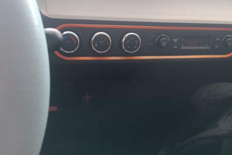 Used Wuling Hongguang MINIEV 2022 Zizai Version Lithium Iron Phosphate Audio And AC Panel