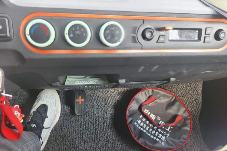 Used Wuling Hongguang MINIEV 2022 Easy Version Lithium Iron Phosphate Audio And AC Panel
