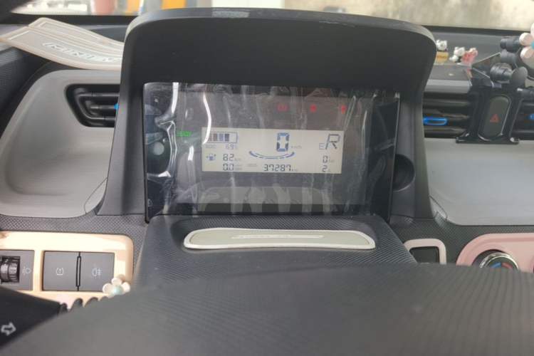 Used Wuling Hongguang MINIEV 2022 Easy Version Lithium Iron Phosphate Audio And AC Panel