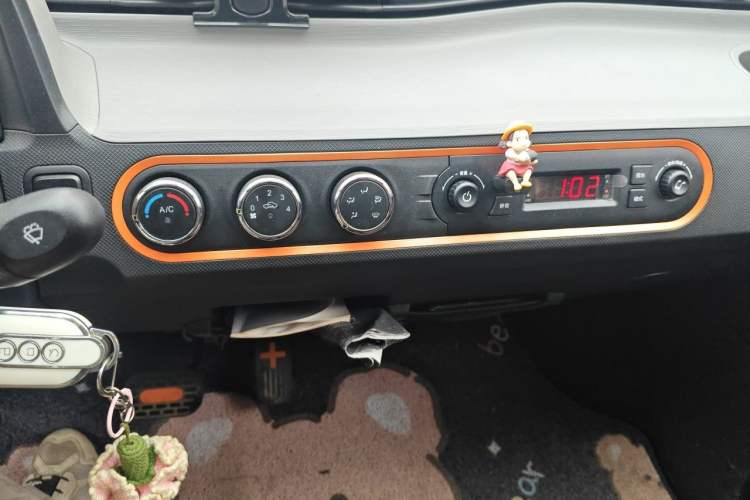 Used Wuling Hongguang MINIEV 2022 Enjoy Edition Lithium Iron Phosphate Audio And AC Panel