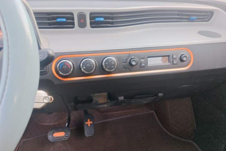 Used Wuling Hongguang MINIEV 2022 Enjoy Edition Lithium Iron Phosphate Audio And AC Panel