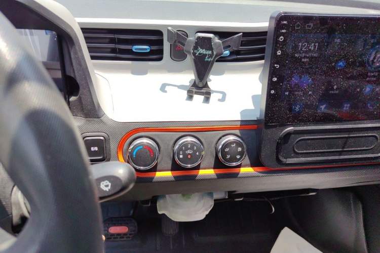 Used Wuling Hongguang MINIEV 2022 Macaron Fashion Model Lithium Iron Phosphate Audio And AC Panel