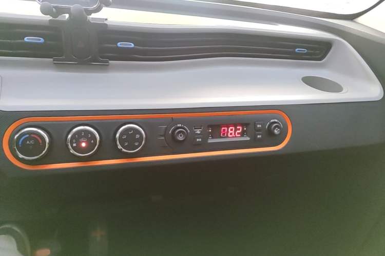 Used Wuling Hongguang MINIEV 2022 Enjoy Edition Lithium-Ion Battery Audio And AC Panel