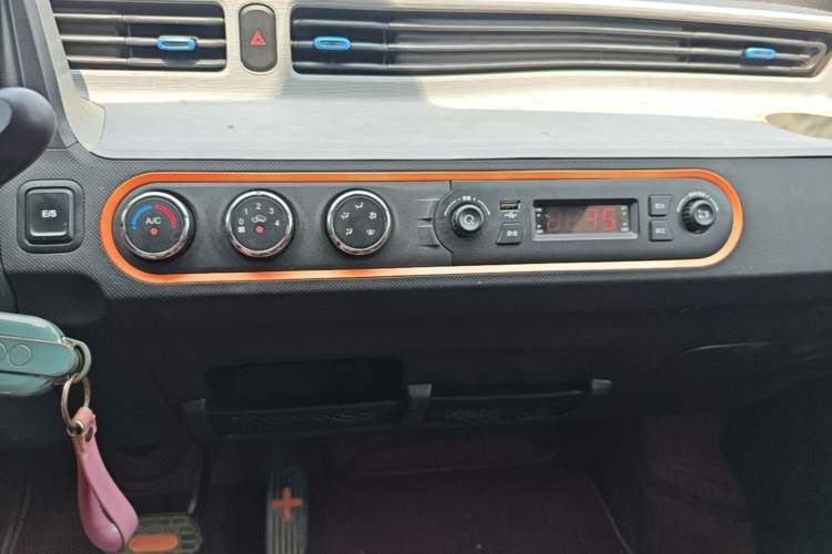 Used Wuling Hongguang MINIEV 2022 Enjoy Edition Lithium Iron Phosphate Audio And AC Panel