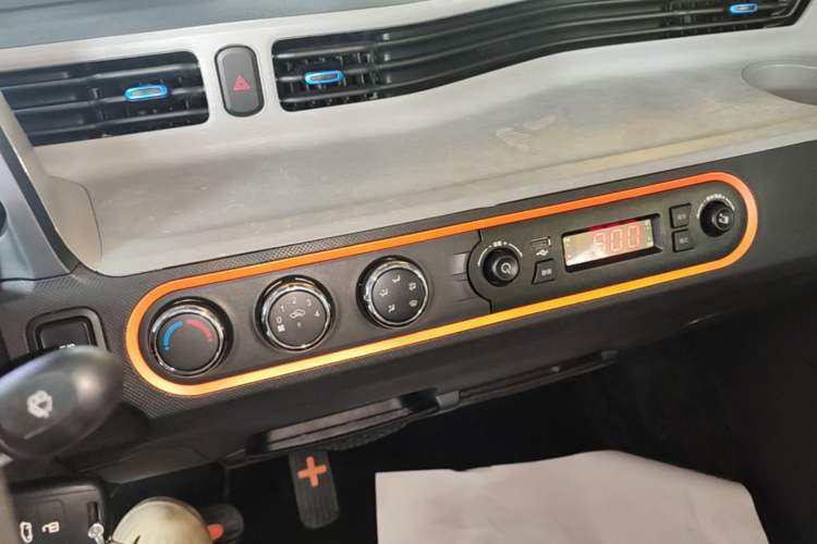 Used Wuling Hongguang MINIEV 2022 Easy Version Lithium-NMC Audio And AC Panel